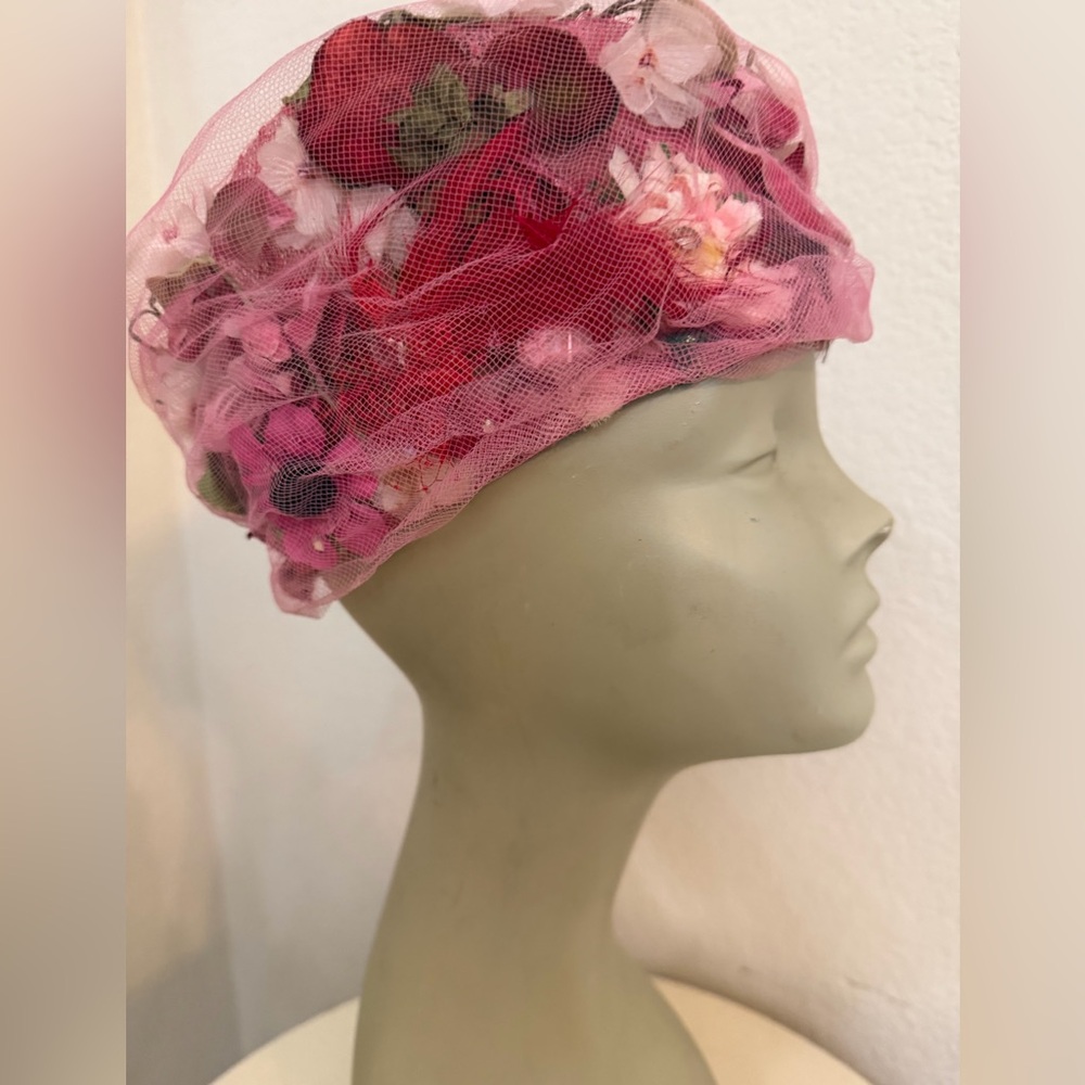 Vintage 60s pillbox hat pink sheer netting faux flowers sz 21” 6 3/4 by Sonni Ca